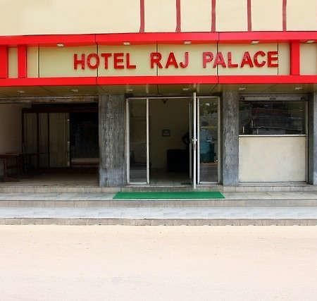 Raj Palace Hotel Orchha Exterior photo